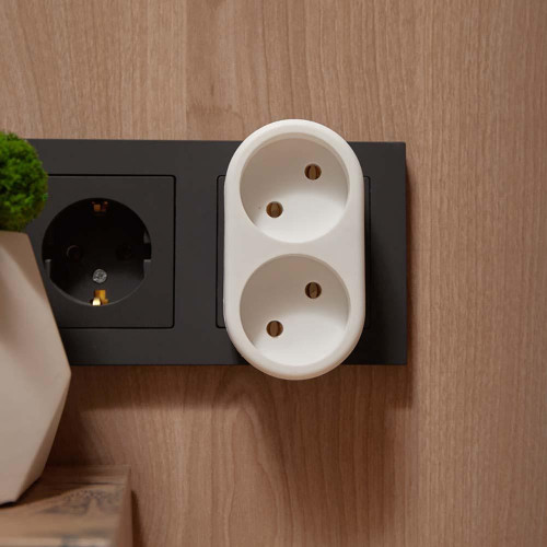 Двойник электрический 10А б/з вертикальный белый REXANT 11-1074