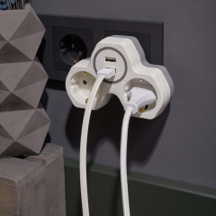 Двойник электрический 16А с/з и защитными шторками + 2 USB порта, 2,4 А, белый REXANT 11-1089