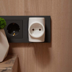 Тройник электрический 6А б/з белый 220 В REXANT 11-1081