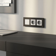 Рамка Werkel AluMax на 3 поста черный алюминий W0033508 4690389204074