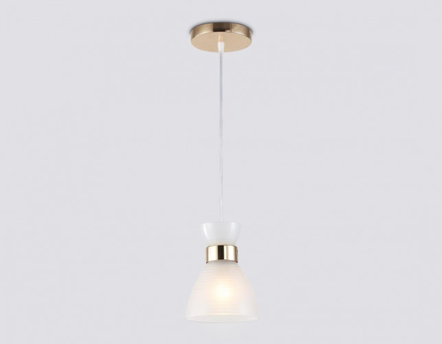Светильник подвесной со стеклянным плафоном Ambrella light Traditional TR3401